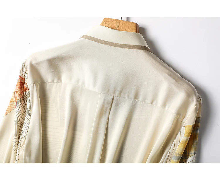 Elegant Style Ladies' Top for Day-to-day and Workplace Graceful Design Women's Blouse with Chic Print and Buttons