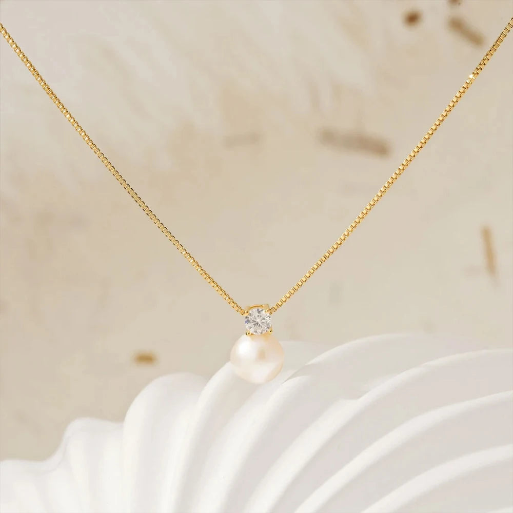 eManco Stainless Steel Gold Plated Imitation Pearl Pendant Short Zirconia Necklace Women's Accessories Wholesale
