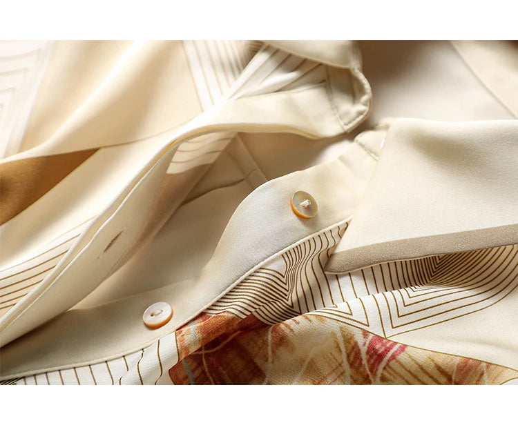 Elegant Style Ladies' Top for Day-to-day and Workplace Graceful Design Women's Blouse with Chic Print and Buttons