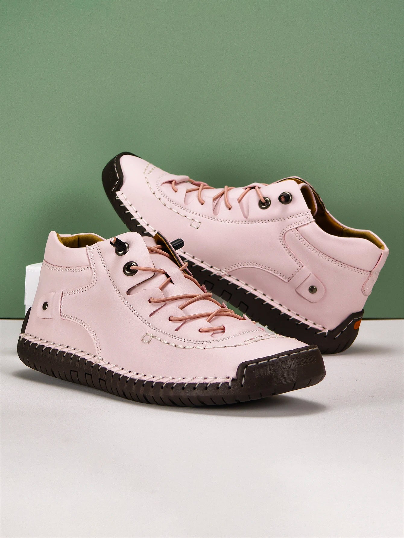 New Fashion Sneakers Women Hand-stitching Leather Casual Shoes Design Platform Loafers Breathable Flats Shoe Driving Plus Size