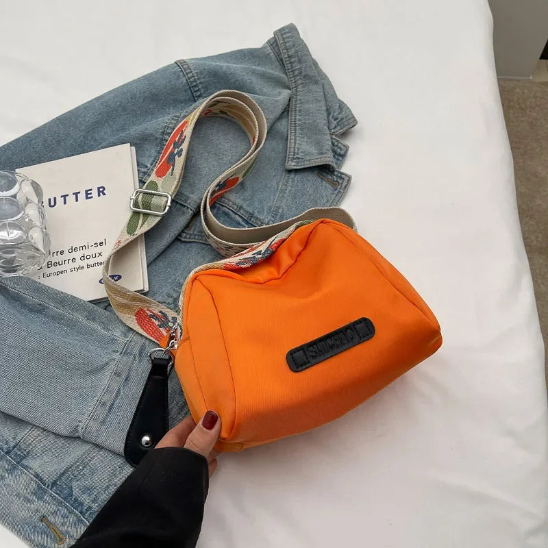 Fashion Crossbody Bags For Women Oxford Cloth Pillow Shell Shoulder Bag Large Capacity Travelling Casual Street Small Fabric Bag