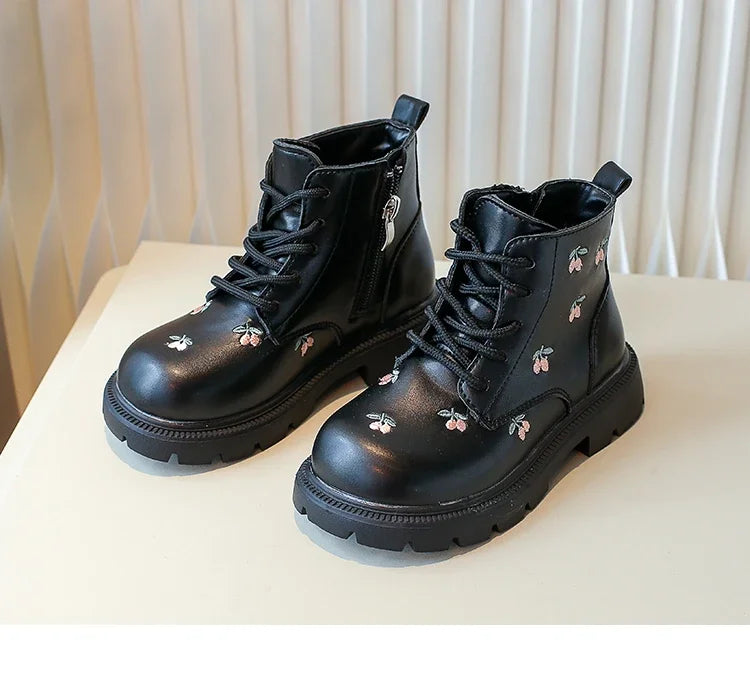 Luna Cherry Kurzstiefel Stickerei - Größe 24-37 Softsohle