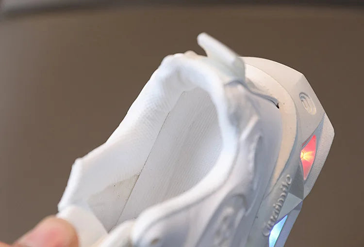Baby Schuhe 2025 - Frühling Herbst Leuchtende Sneaker - Jungen Mädchen LED Schuhe Weiche Sohle 7-13J