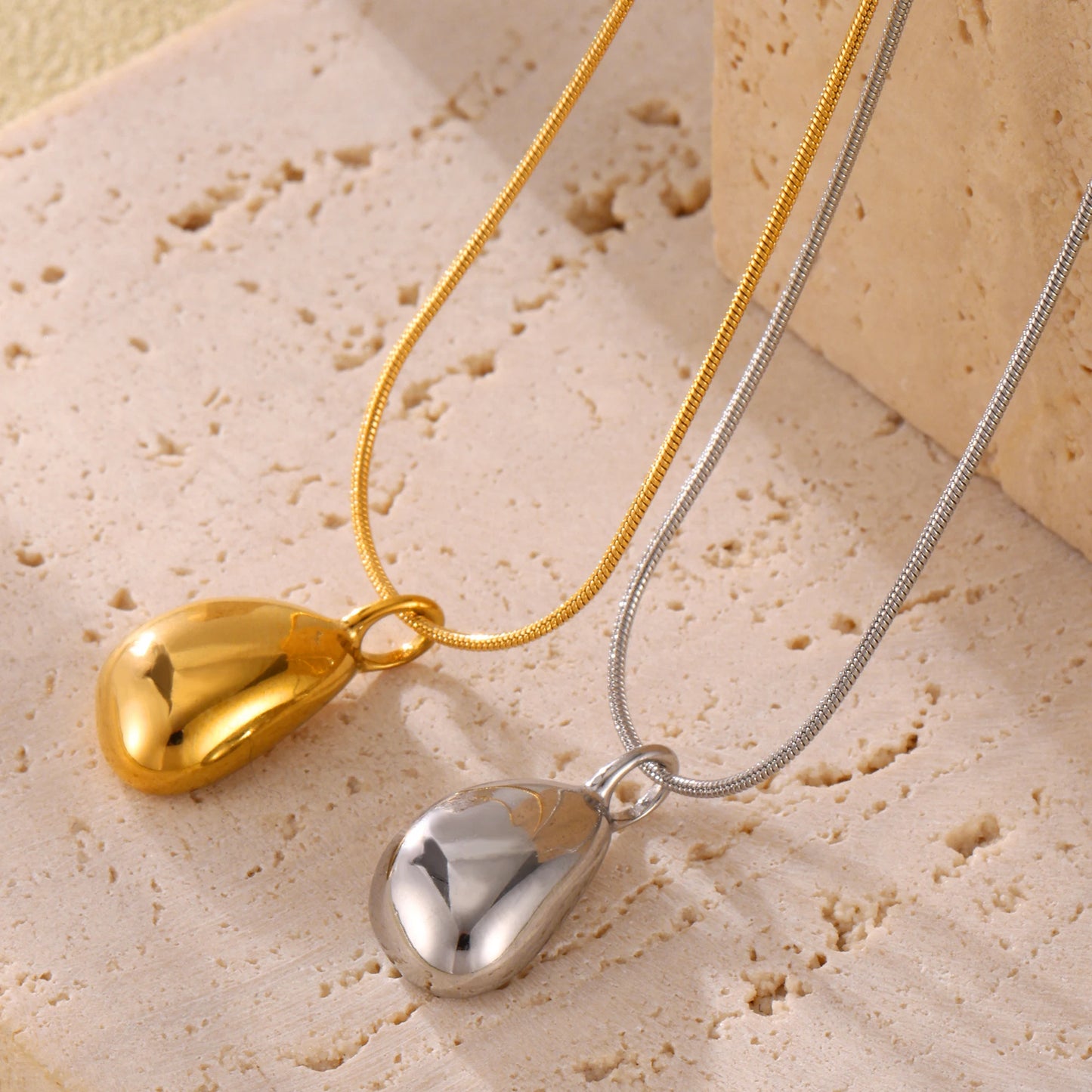 Gorgeous Necklace for Women White Pearl Beaded Gold Plated Chain Pendant Daily Charm Waterproof Jewelry Gift