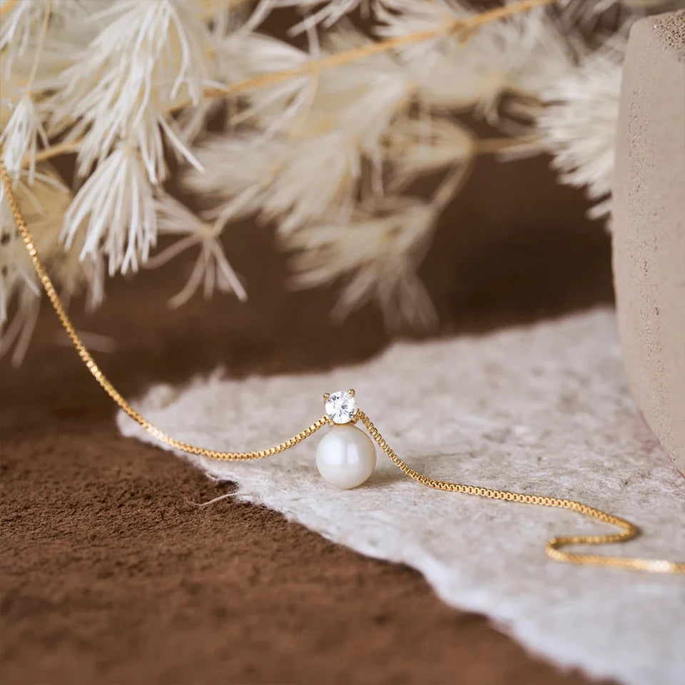 eManco Stainless Steel Gold Plated Imitation Pearl Pendant Short Zirconia Necklace Women's Accessories Wholesale