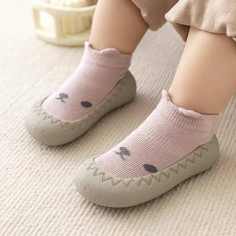 Baby Socken Schuhe 2025 - Säugling Süße Cartoon Kinder Junge Schuhe - Weiche Gummi Sohle Kind Boden Sneaker BeBe Booties Kleinkind Mädchen Erste Laufschuhe 1-3J