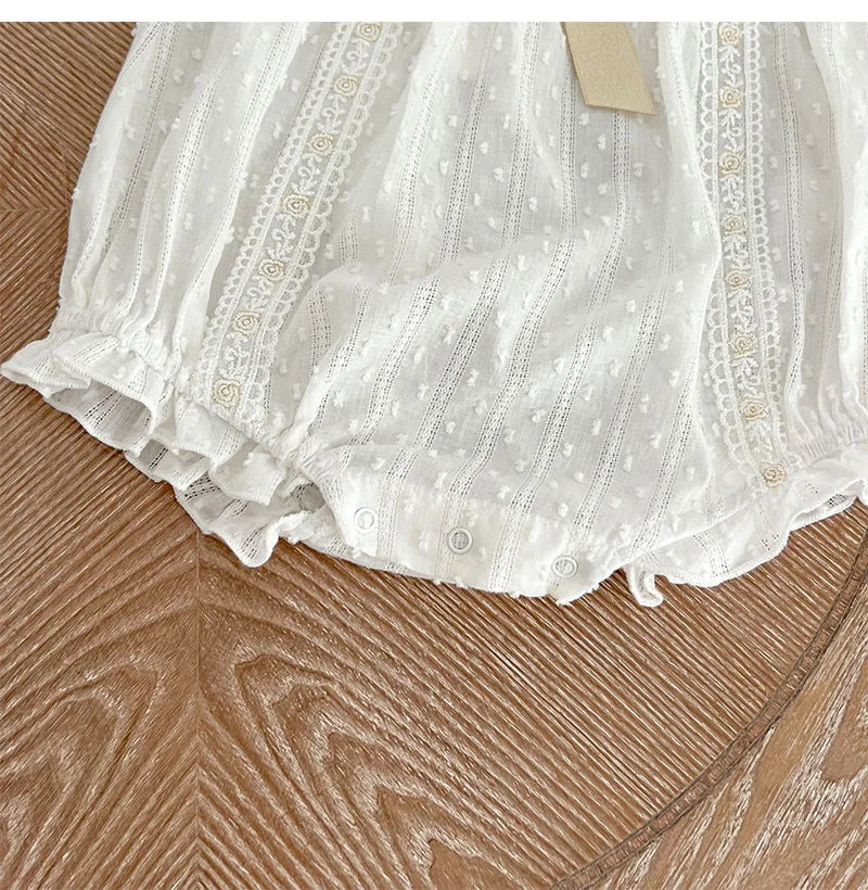 Salopă Bratyeessi cu dantelă - Bumbac 0-12M cu volane