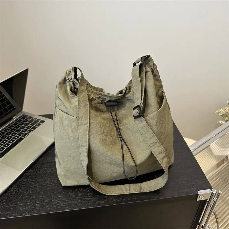 New Large Capacity Versatile Shoulder Bag for Women's Summer Popular Lightweight Shoulder Crossbody Bag Minimalist Tote Handbag