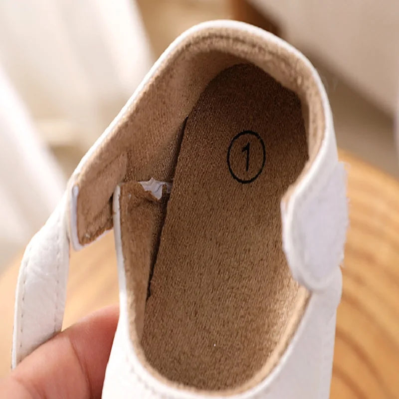 Baby Mädchen Schuhe 2025 - Fashion Einfarbig Leder Blume Prinzessin - Weiche Gummisohle Rutschfest Casual Erste Laufschuhe