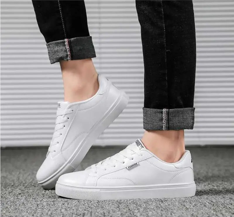 Men Shoes Sneakers 2022 New Summer White Fashion Board White Men's Zapatillas Hombre Chaussure Homme