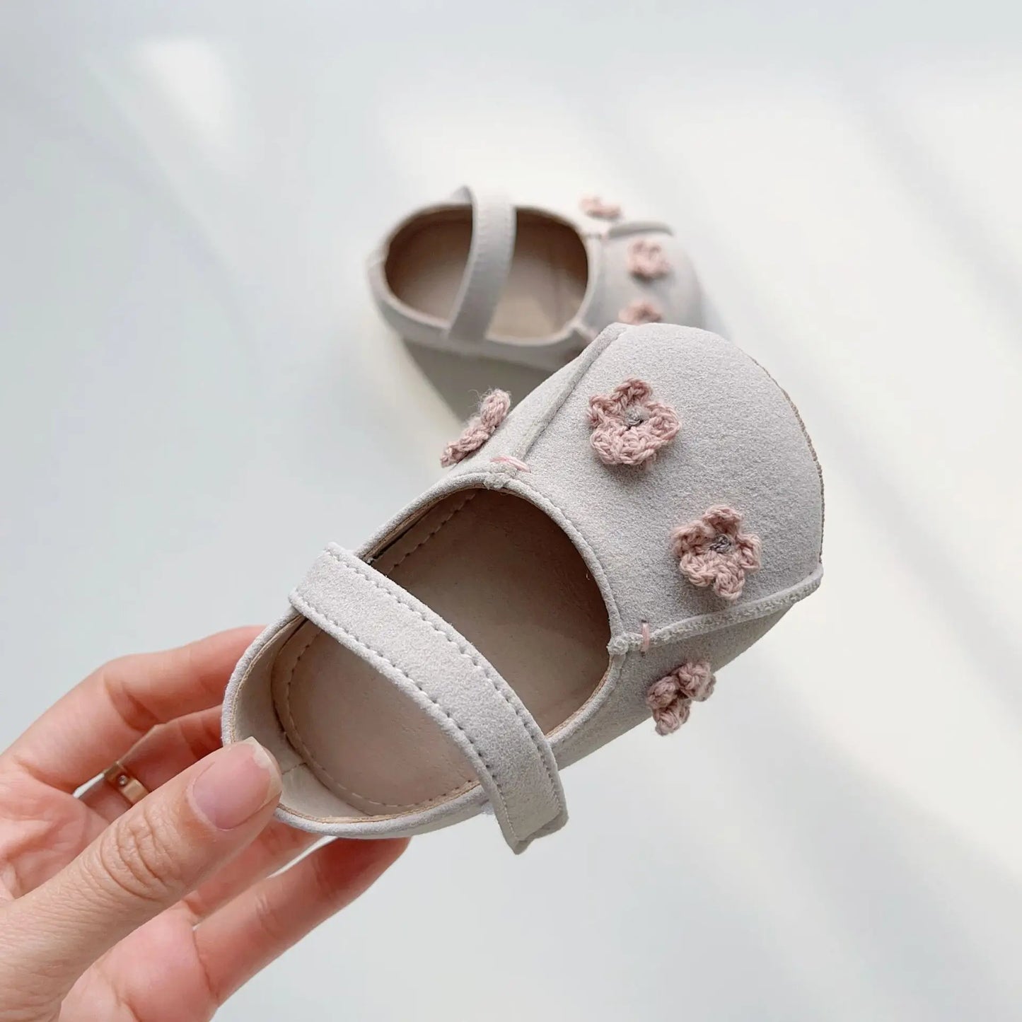 Mädchen Schuhe 2025 - Frühling Baby Prinzessin Koreanische Edition Blumen - Elastik Band Weiche Sohle Sneakers 1-3J