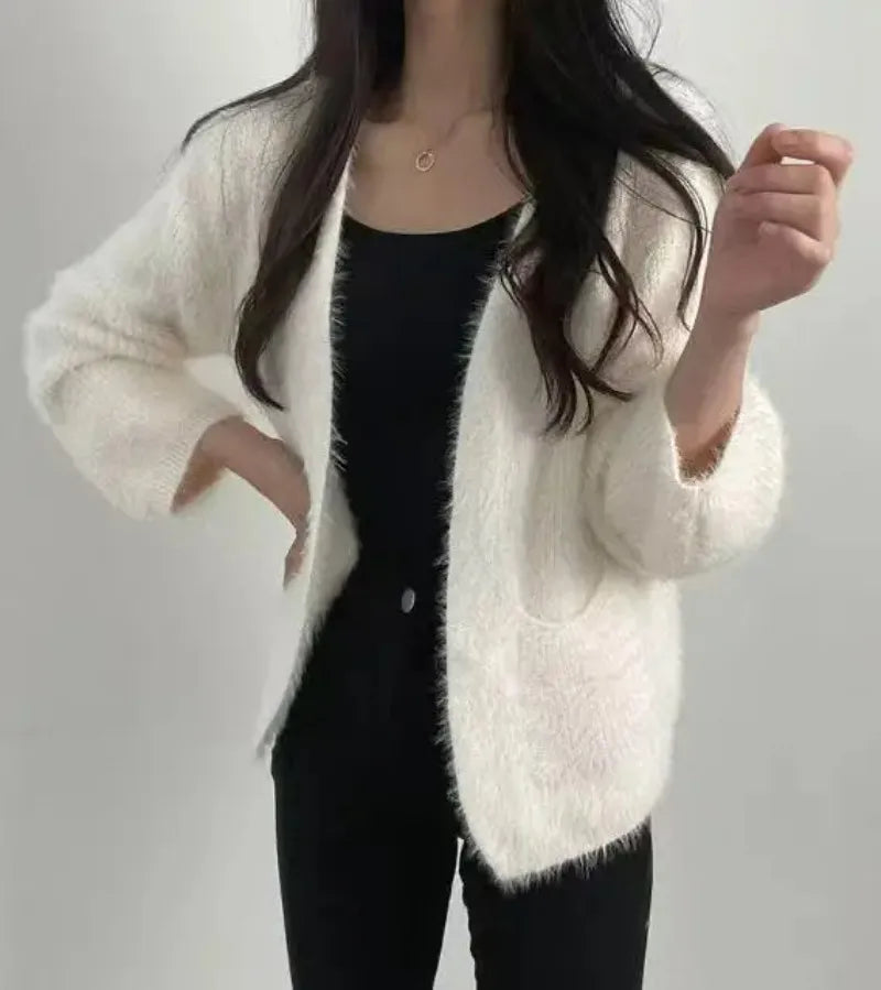 Fuyubetter V-Ausschnitt Strickjacke - Größe M, Gewicht 120–220 g/m²