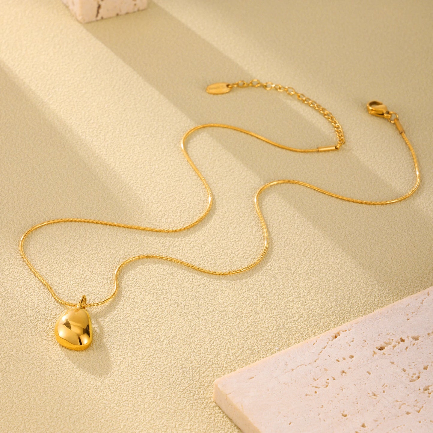 Gorgeous Necklace for Women White Pearl Beaded Gold Plated Chain Pendant Daily Charm Waterproof Jewelry Gift