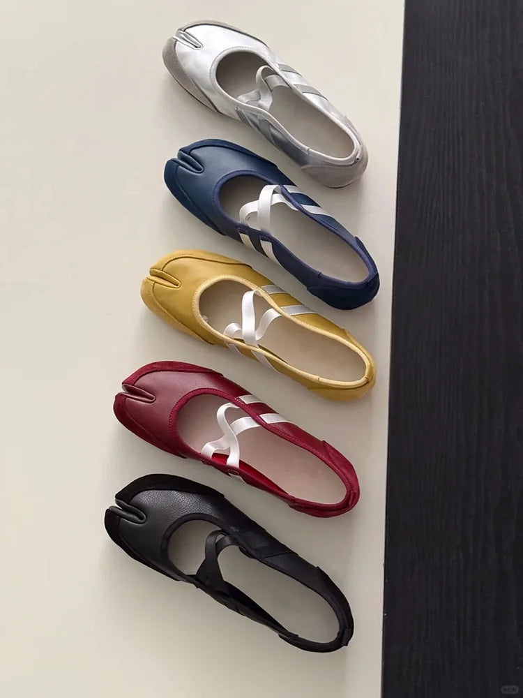 Black Silver Red Yellow Tabi Sneakers Balletcore Flats Women's Single Shoes Mary Jane Sneakers Luxury Designer Shoes for Women