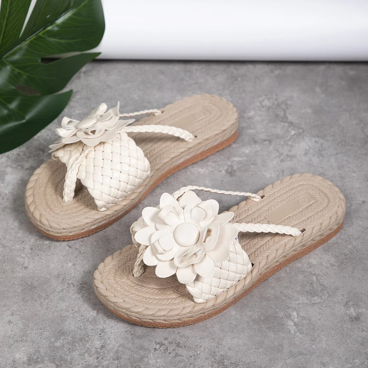 Summer Floral Braided Flat Slippers Classics Solid PU Leather Women Non Slip Flip Flops Soft Comfortable Beach Sandals Femme