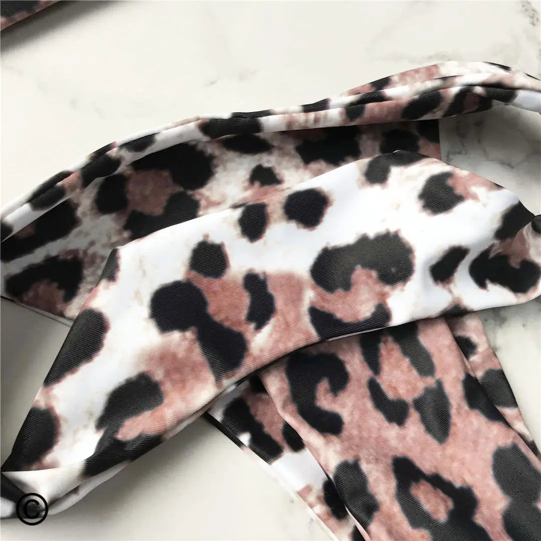 S-XL Elegant Leopard Bikini: Varleinsar Wire-Free Support Low Waist Polyester Spandex - Zweiteilig Beach Style Polsterung