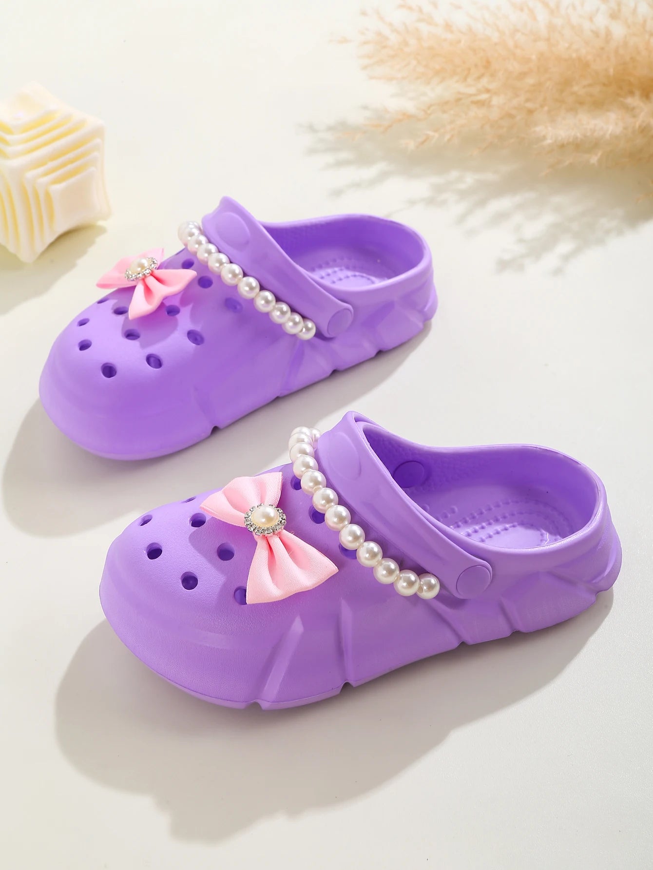 Mädchen-Clogs 2025: Atmungsaktive Schleife-Accessoires - Strand Garden Collection