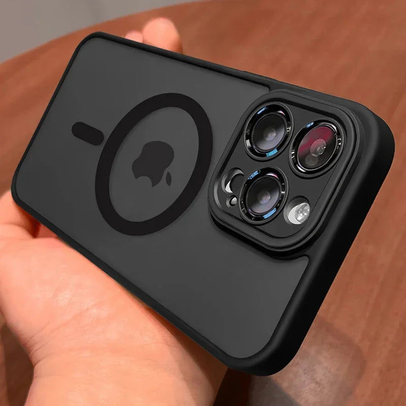 iPhone-Hülle 2025: Magnetic-Luxury Matte-Translucent - MagSafe Armor Collection