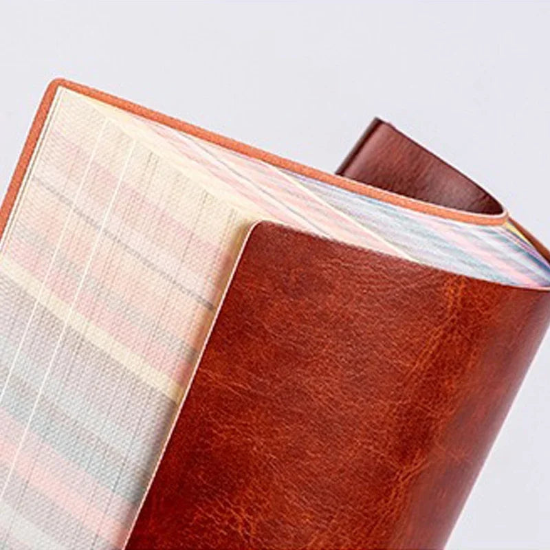 Cute Notebook 2025 - 200 Seiten A5/A6 PU Leder Rainbow Color Edge Schule Tagebuch