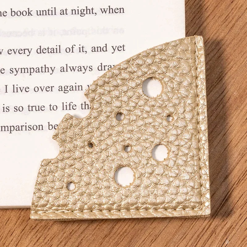 Lesezeichen 2025 - Käse Design PU Leder Bookmark Eckenschutz Schule Kreativ