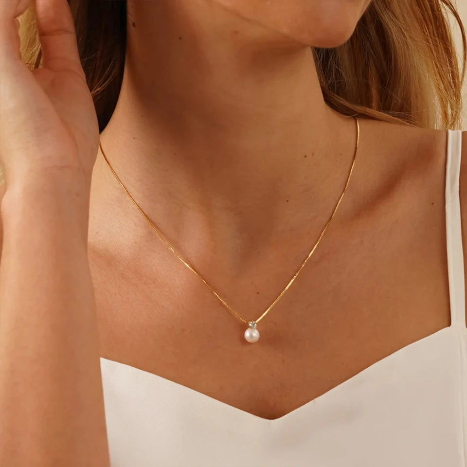 eManco Stainless Steel Gold Plated Imitation Pearl Pendant Short Zirconia Necklace Women's Accessories Wholesale