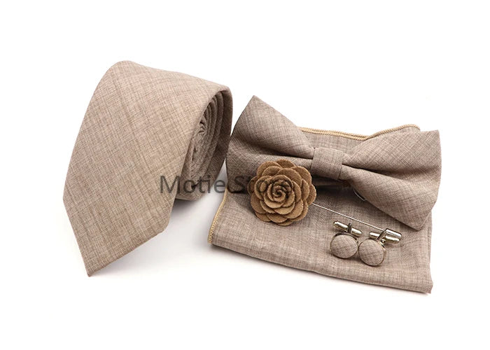 Neues Design 27-farbiger Männer-Accessories-Set: Klassische Baumwoll-Taschentuch, Manschettenknöpfe, Fliege für Hochzeit, Party, Geschenke