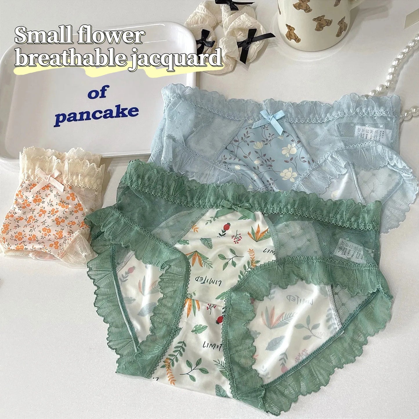 Floral Lace Women's Panties Middle Waist Plus Size Fashion Ice Silk Briefs Quick-drying Cotton Crotch Underpants Female Lingerie