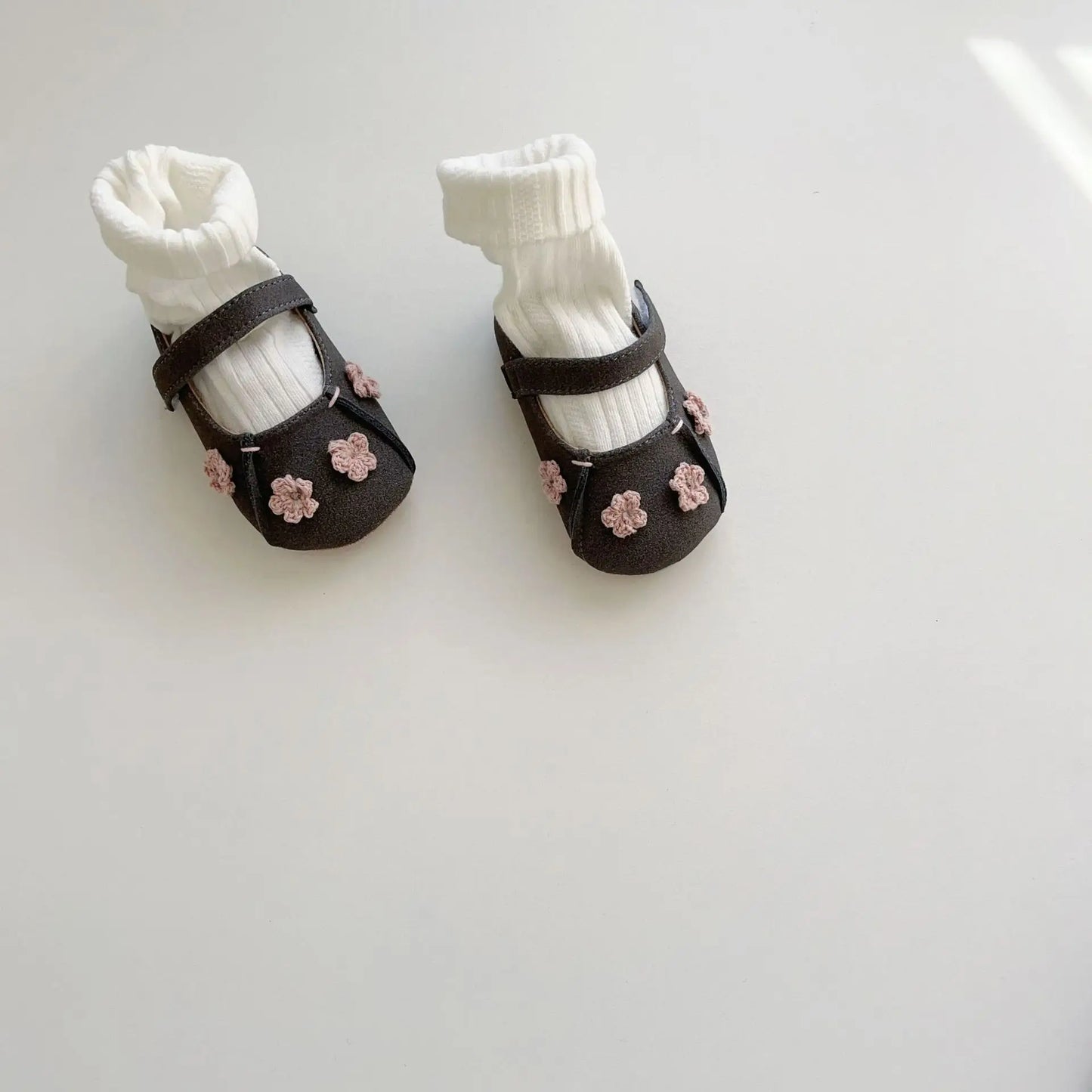 Mädchen Schuhe 2025 - Frühling Baby Prinzessin Koreanische Edition Blumen - Elastik Band Weiche Sohle Sneakers 1-3J