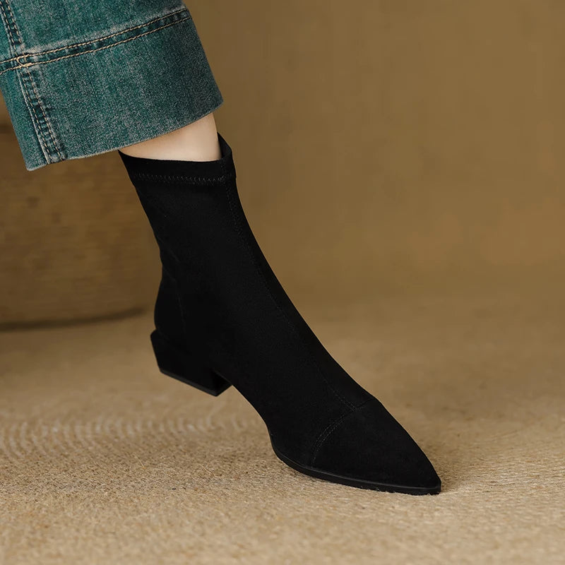 UETEEY Ankle Boots Suede Pointed Toe - Absatzhöhe 3-5 cm Innenfutter Microfaser Reißverschluss