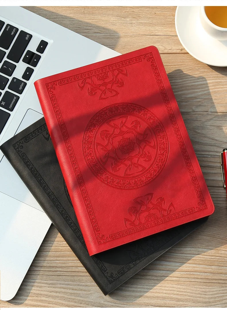 SQUMIDER A5 Geprägtes PU Leder Notizbuch - 120 Seiten