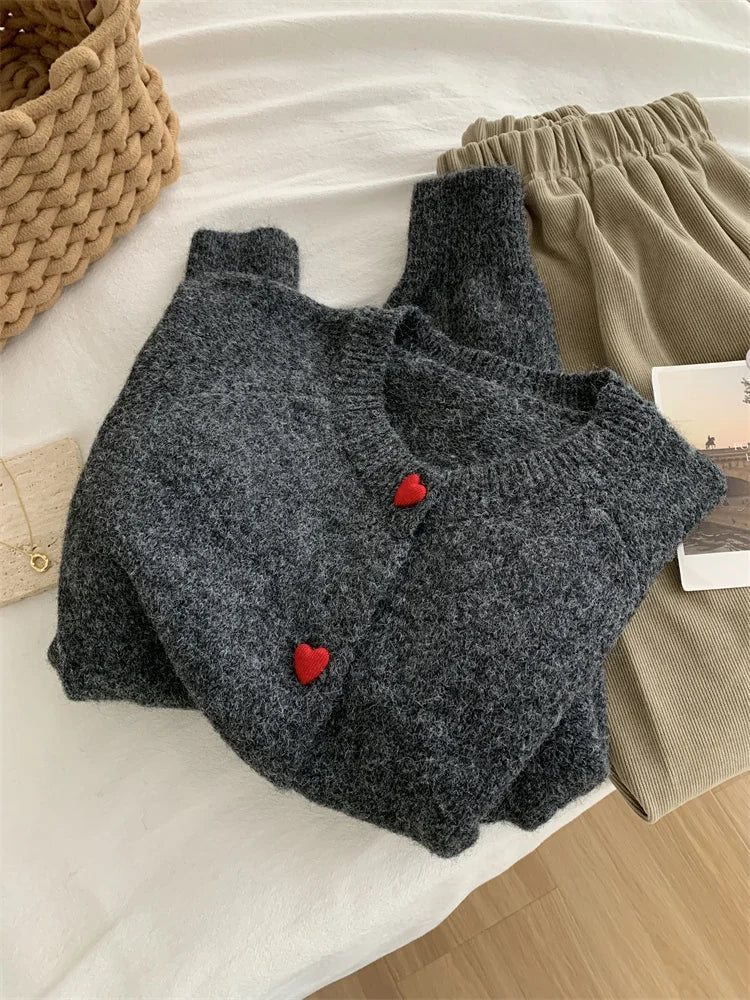 Cardigan din lână MOOIRUE APPAREL cu cataramă pentru umăr - Mărime normală, croială slim, material poliester, lână, spandex, nailon