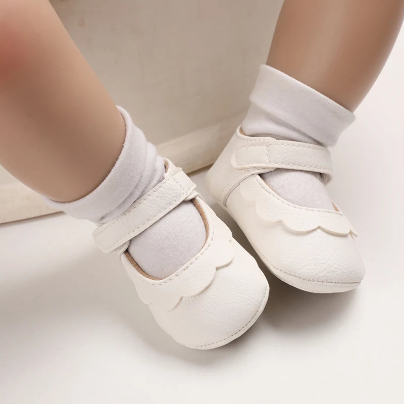Baby Mädchen Schuhe 2025 - Fashion Einfarbig Leder Blume Prinzessin - Weiche Gummisohle Rutschfest Casual Erste Laufschuhe