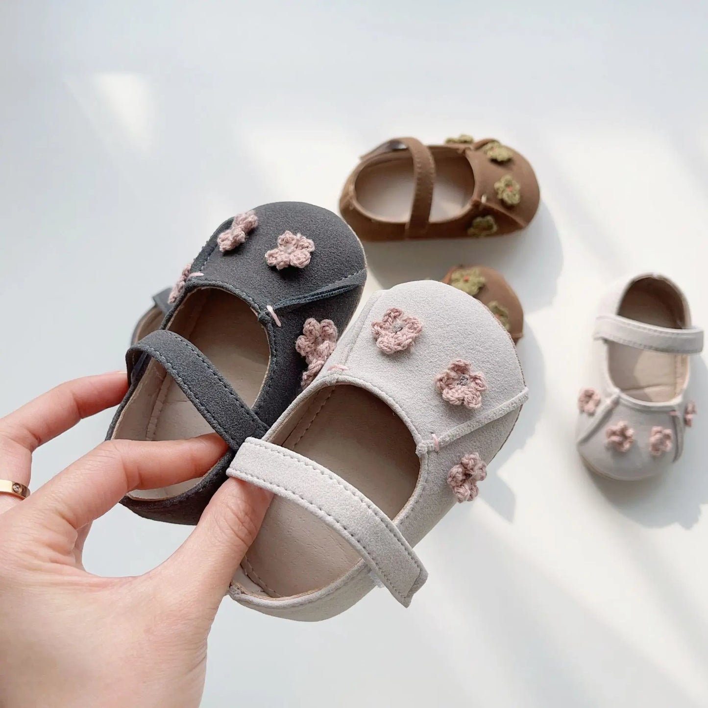 Mädchen Schuhe 2025 - Frühling Baby Prinzessin Koreanische Edition Blumen - Elastik Band Weiche Sohle Sneakers 1-3J