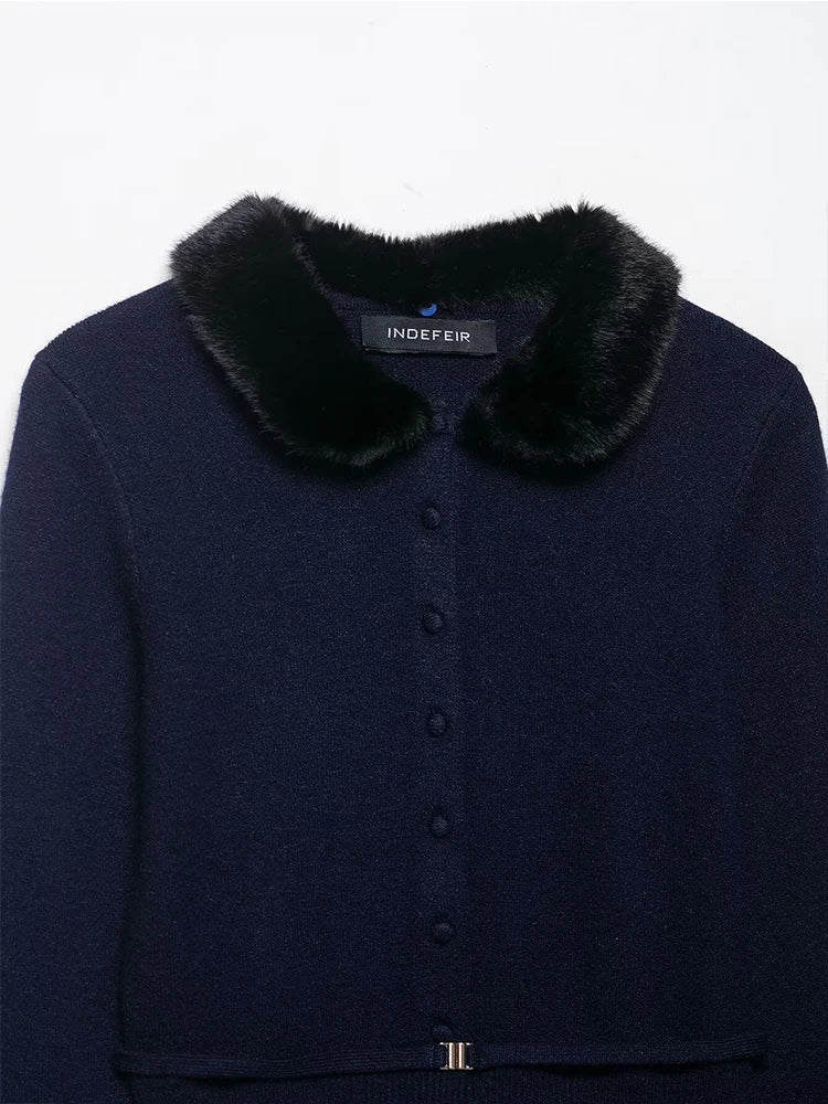 Cardigan CN Jiangsu - cu nasturi și curea, mărimea M, greutate 120-220 grame pe metru pătrat, material tricotat