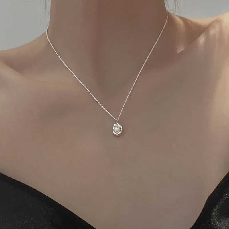 Silver Color Pearl Geometric Necklace Female Simple Design Niche Cold Wind Light Luxury Clavicle Chain Necklace Wholesale