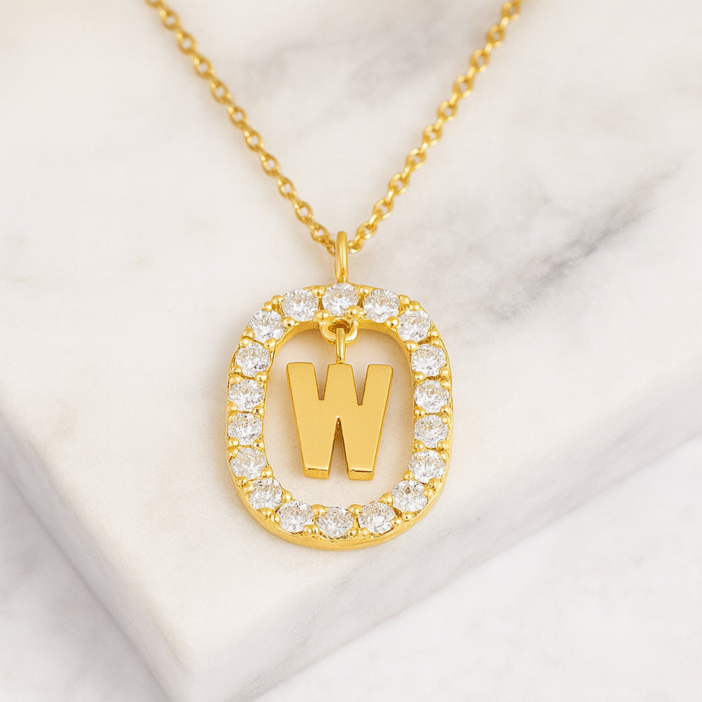 Colier cu pandantiv din argint 925, diverse litere într-un cerc cu strasuri, 45cm