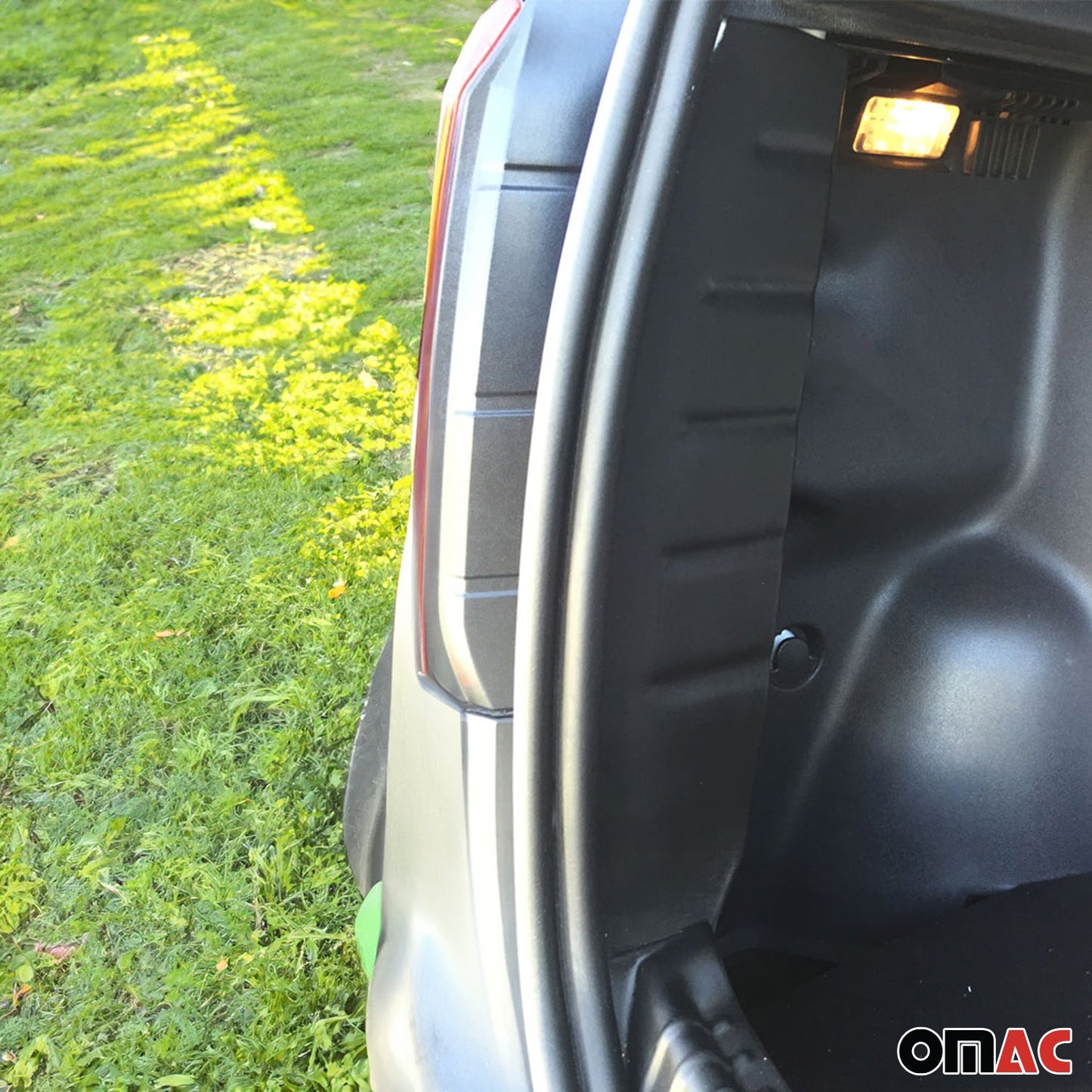 Protecție colț portbagaj pentru Dacia Duster 2010-2018 ABS Negru set 3 piese