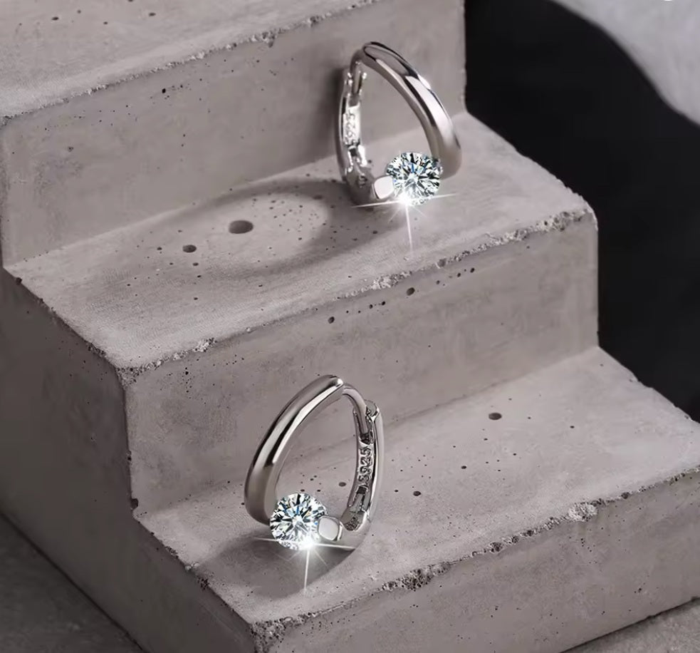 Cercei din argint 925, cercei rotunzi cu o piatră de cristal transparentă