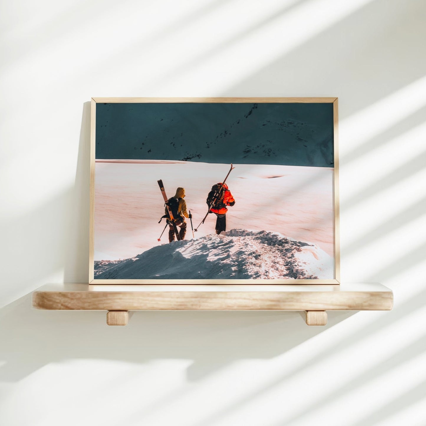 AlpenKunst Midi Arête Skifahrer - Auflage 150, Größe 30x40 cm, 300 dpi