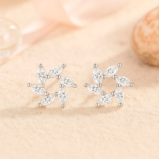 Cercei cu șurub din argint 925, mini floare cu zirconiu cubic