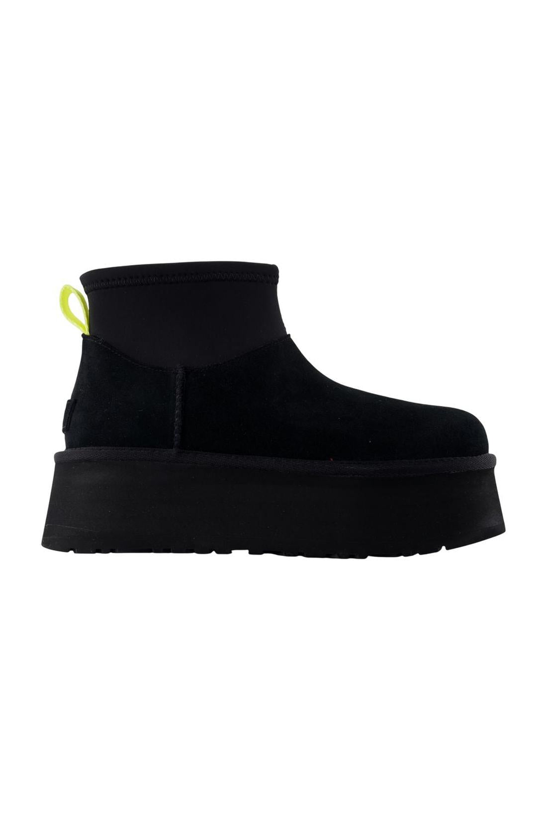 Classic Mini Dipper Stiefeletten - UGG - Leder - Schwarz