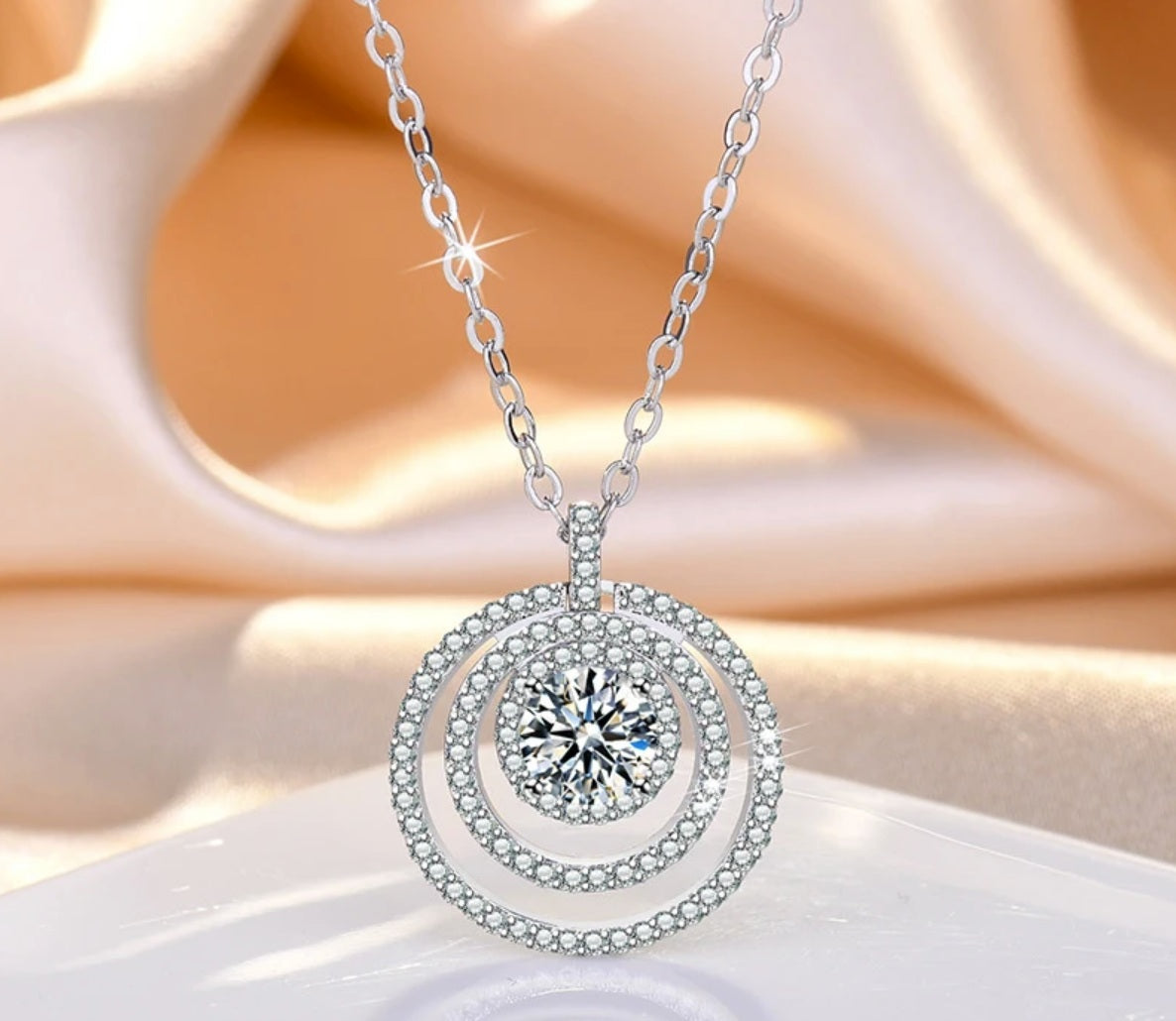 Colier cu pandantiv din argint 925, cristale în cercuri, 45cm