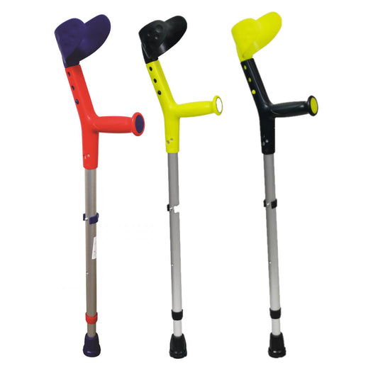 Cârje pentru antebraț pentru copii TIKI – colorate, reglabile pe înălțime, ușoare