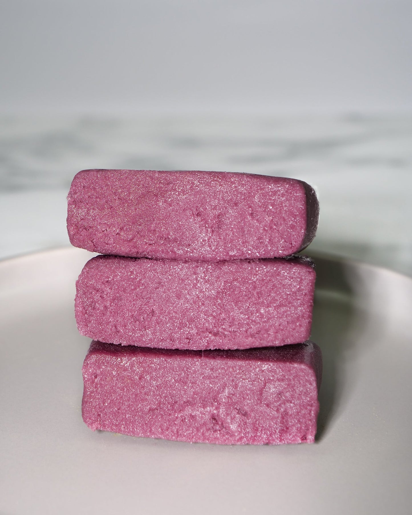 Marțipan fin Berlin Lemke cu aromă de cireșe - Greutate netă 150 g, Vegan, Potrivit pentru copt