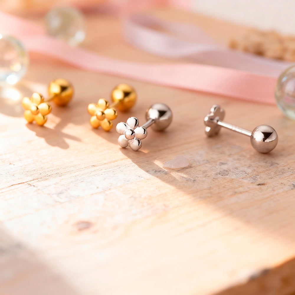Cercei cu șurub din argint 925, flori mici
