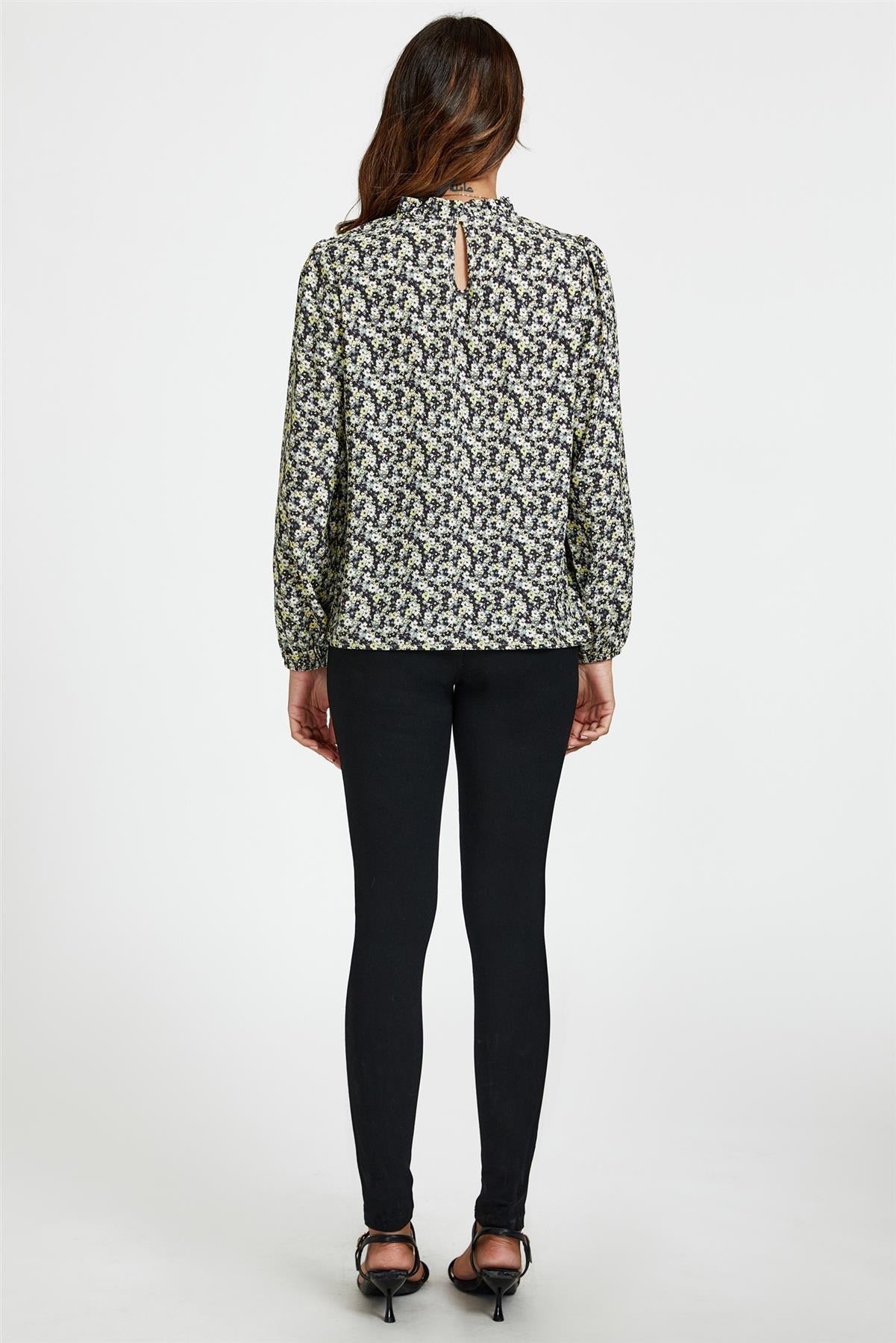 Top galben cu imprimeu floral și volane, guler înalt