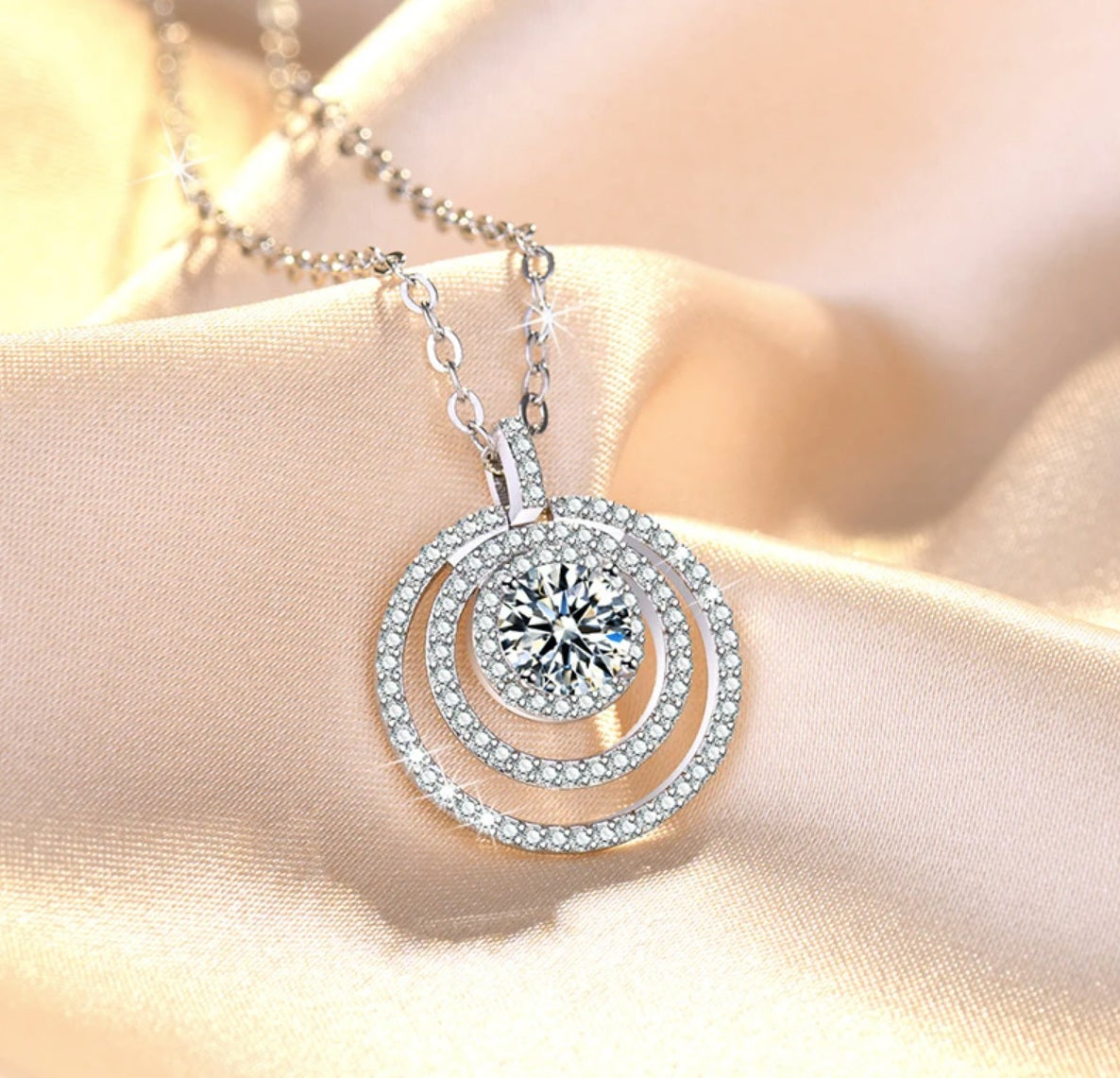 Colier cu pandantiv din argint 925, cristale în cercuri, 45cm