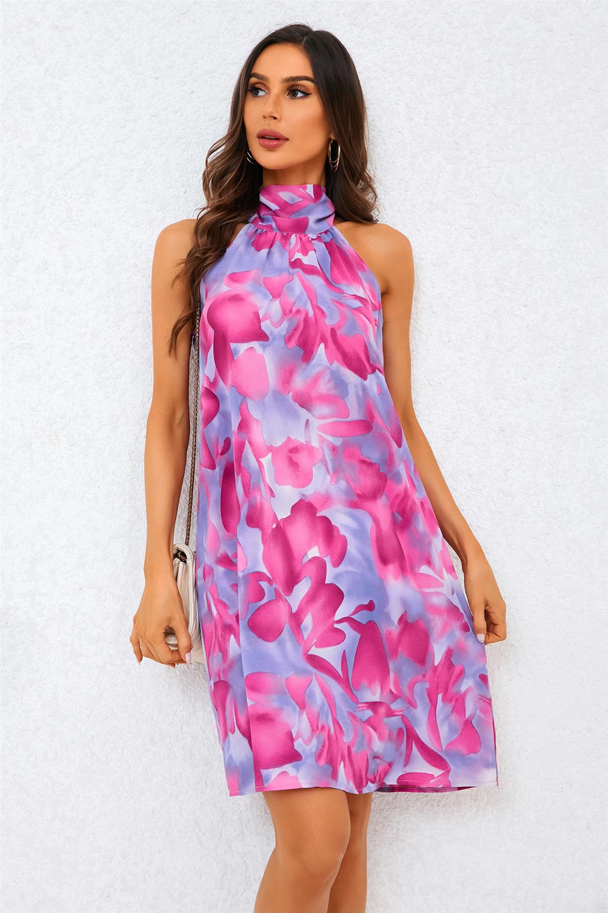 Rochie mini roz cu imprimeu floral abstract și legături la spate, decolteu halter