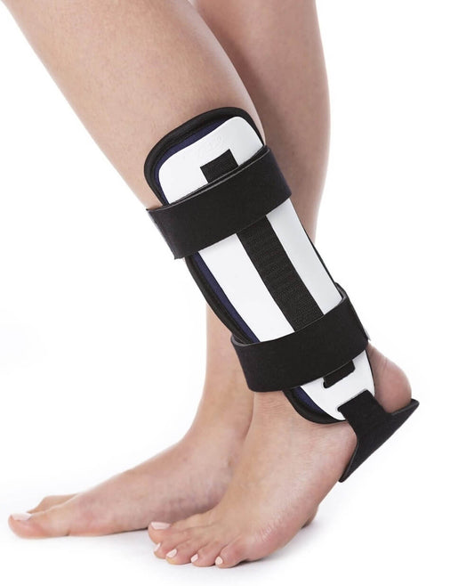 Orteză de gleznă cu stabilizare prin inserție de spumă – AT04201