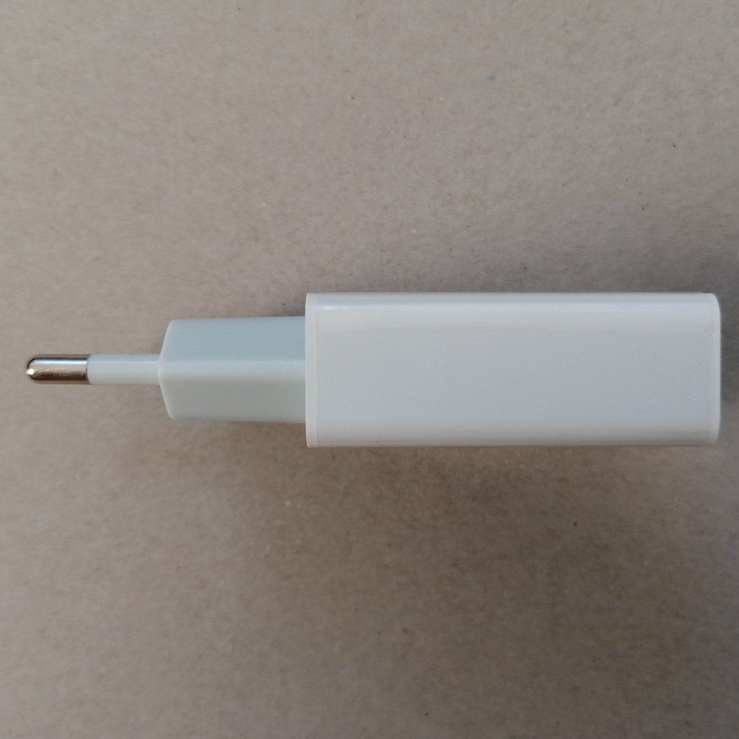 DREIKS Schnellladegerät 18W - USB-A QC3.0 Port 5V/3A Kompaktes Gehäuse Universell Kompatibel